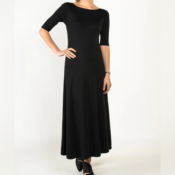 Indigenous Black Organic Essential Elbow Sleeve Boatneck Dress - Picture 1 of 5